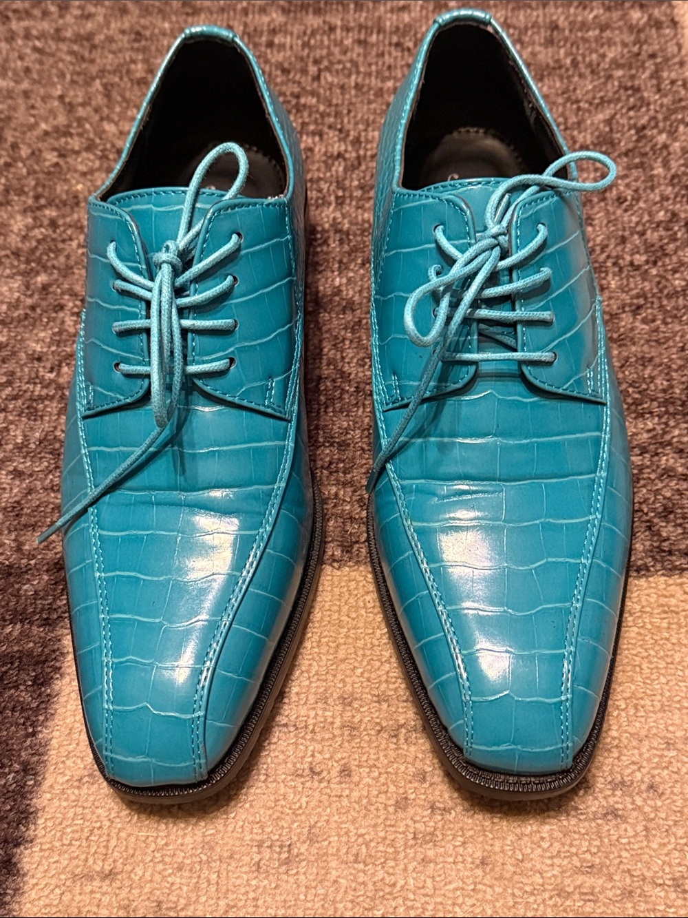 Men's Teal Croc-Embossed Lace-Up Dress Shoes with matching bow tie